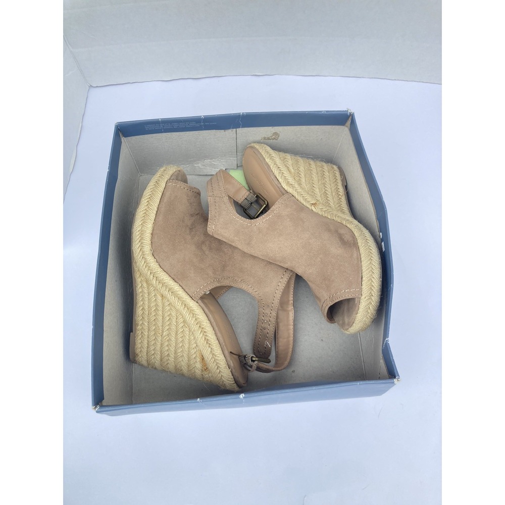 UNIVERSAL THREAD MALA OPEN TOE FAUX SUEDE WEDGE SANDAL, BEIGE Women Sz 6 1/2 - Picture 16 of 16